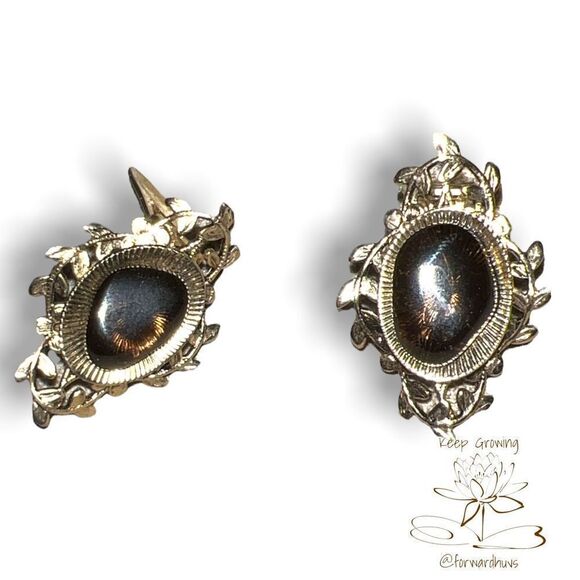 Vintage Antique-Style Clip-On Earrings - Exquisite Condition - Picture 1 of 9